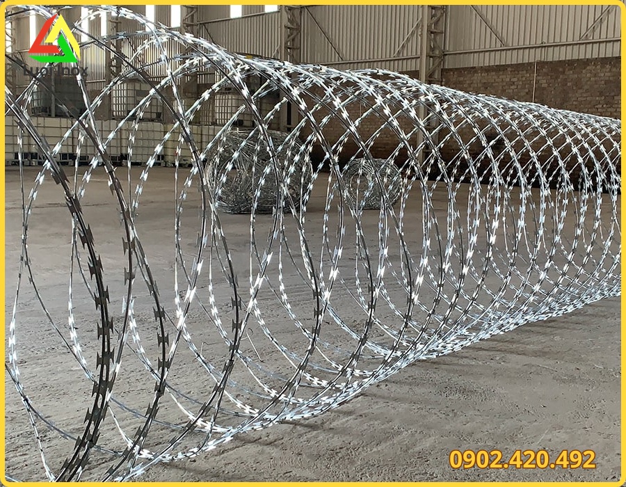 Cuộn kẽm gai xoắn và hình dao minh họa phân loại, quy cách, ứng dụng kẽm gai