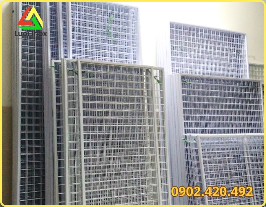 Ba kiểu khung lưới treo đồ phổ biến gồm treo tường, chân đứng và trang trí