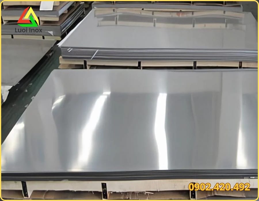 Bảng thể hiện dải độ dày sản xuất tấm inox trang trí theo từng mác 201 và 316
