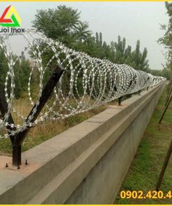 Hàng rào kẽm gai cấu tạo, quy cách sợi cuộn, cách lắp đặt và báo giá mới nhất