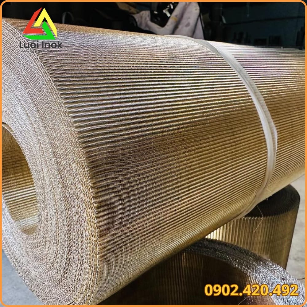 Cuộn lưới lọc nhựa dệt sợi PP so với lưới lọc inox, minh họa bài lưới lọc nhựa là gì