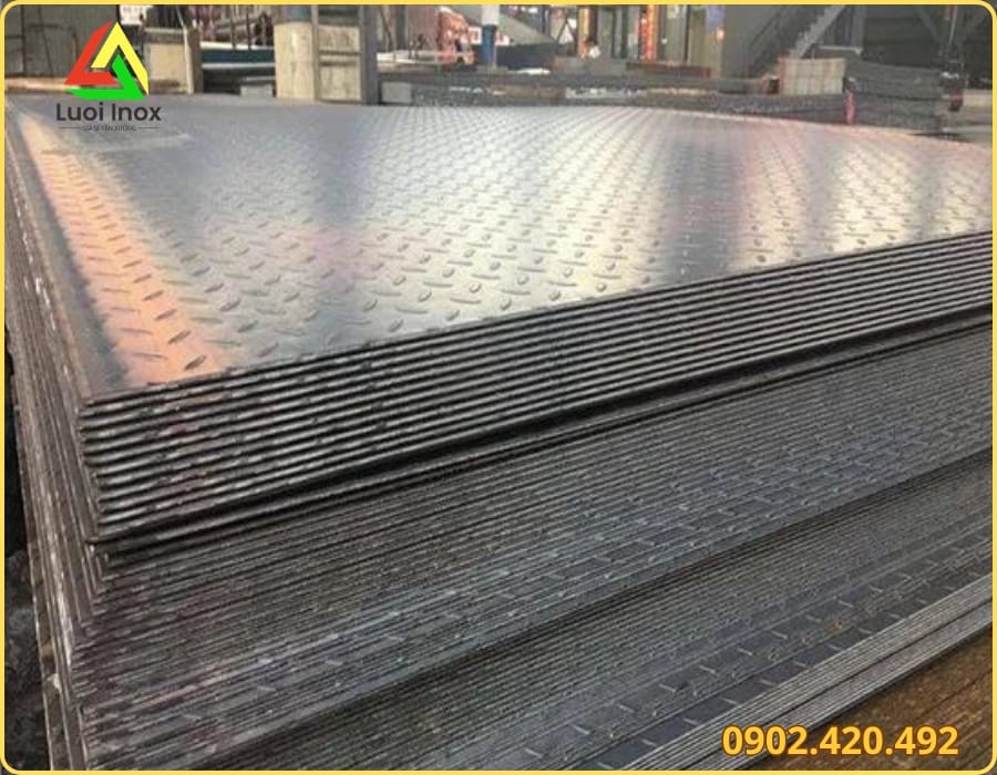 Bảng giá tham khảo thép tấm nhám theo độ dày khổ và mác thép biến động theo thị trường