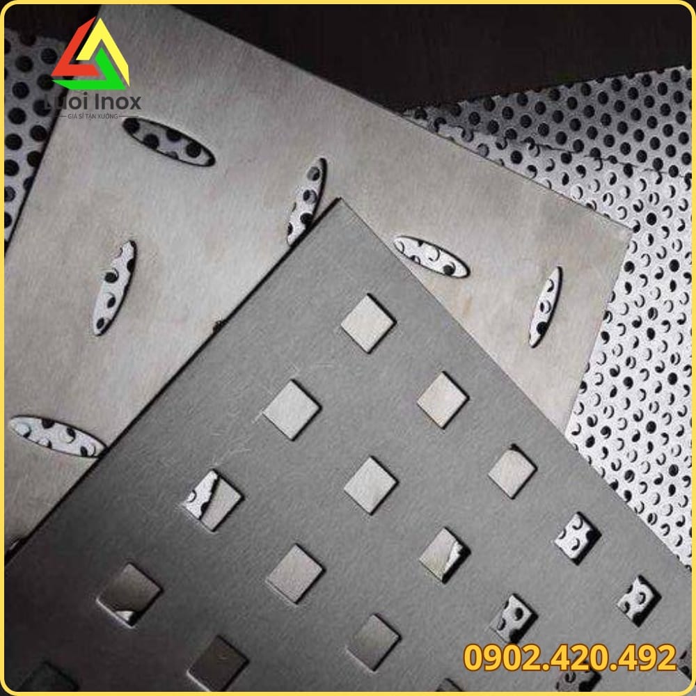 So sánh lưới nhôm đục lỗ với tấm inox và thép mạ kẽm đục lỗ về trọng lượng