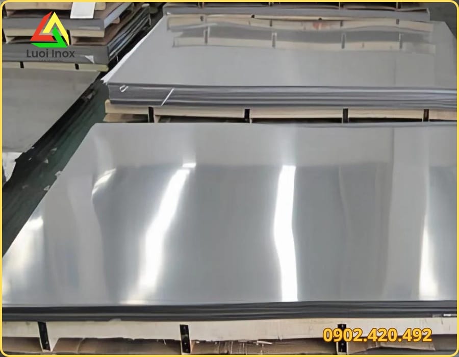 Tấm inox khổ 1000x2000mm thể hiện chiều rộng dài tách biệt với độ dày