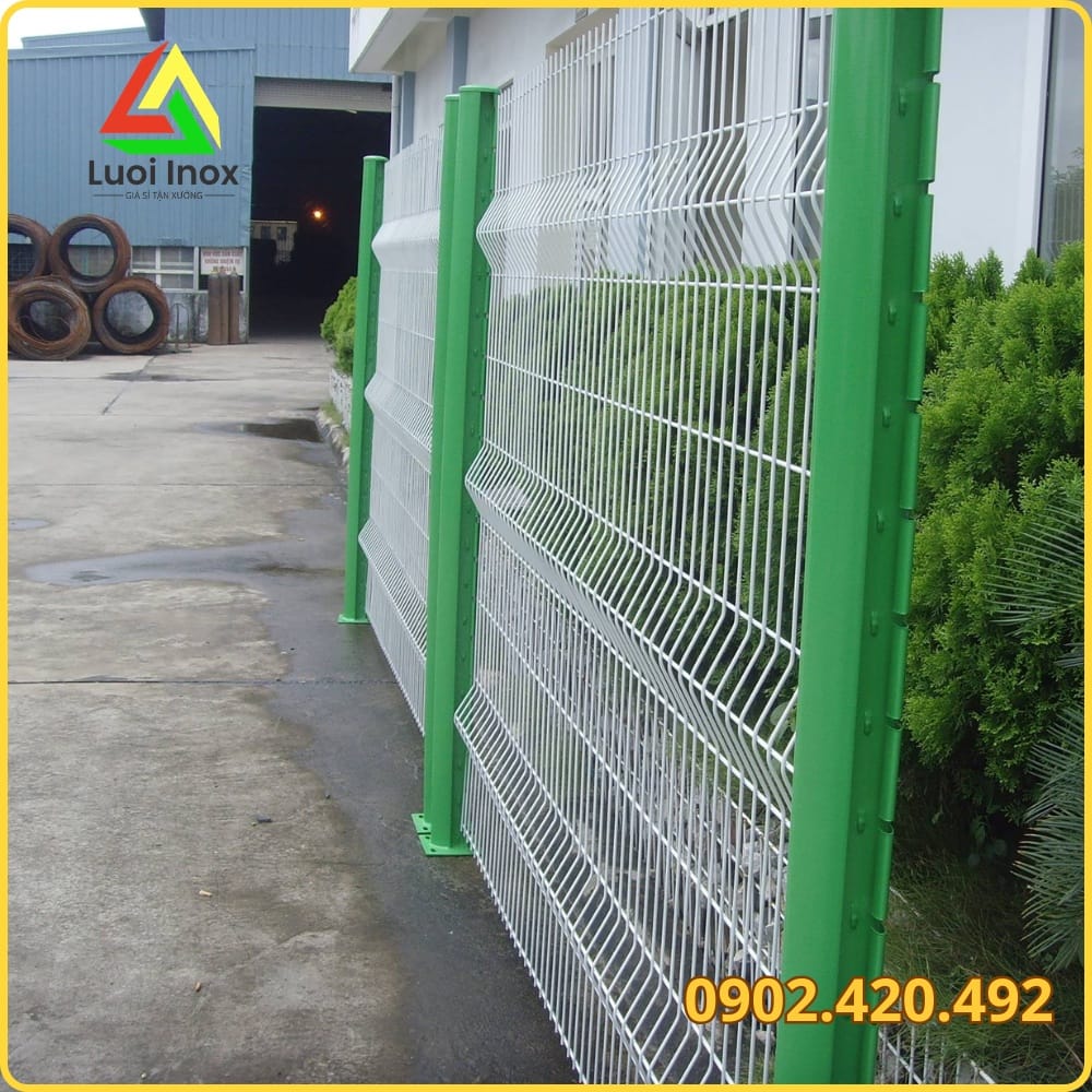 Hàng rào lưới thép chấn sóng lắp tại nhà xưởng, trường học và khu dân cư khác nhau