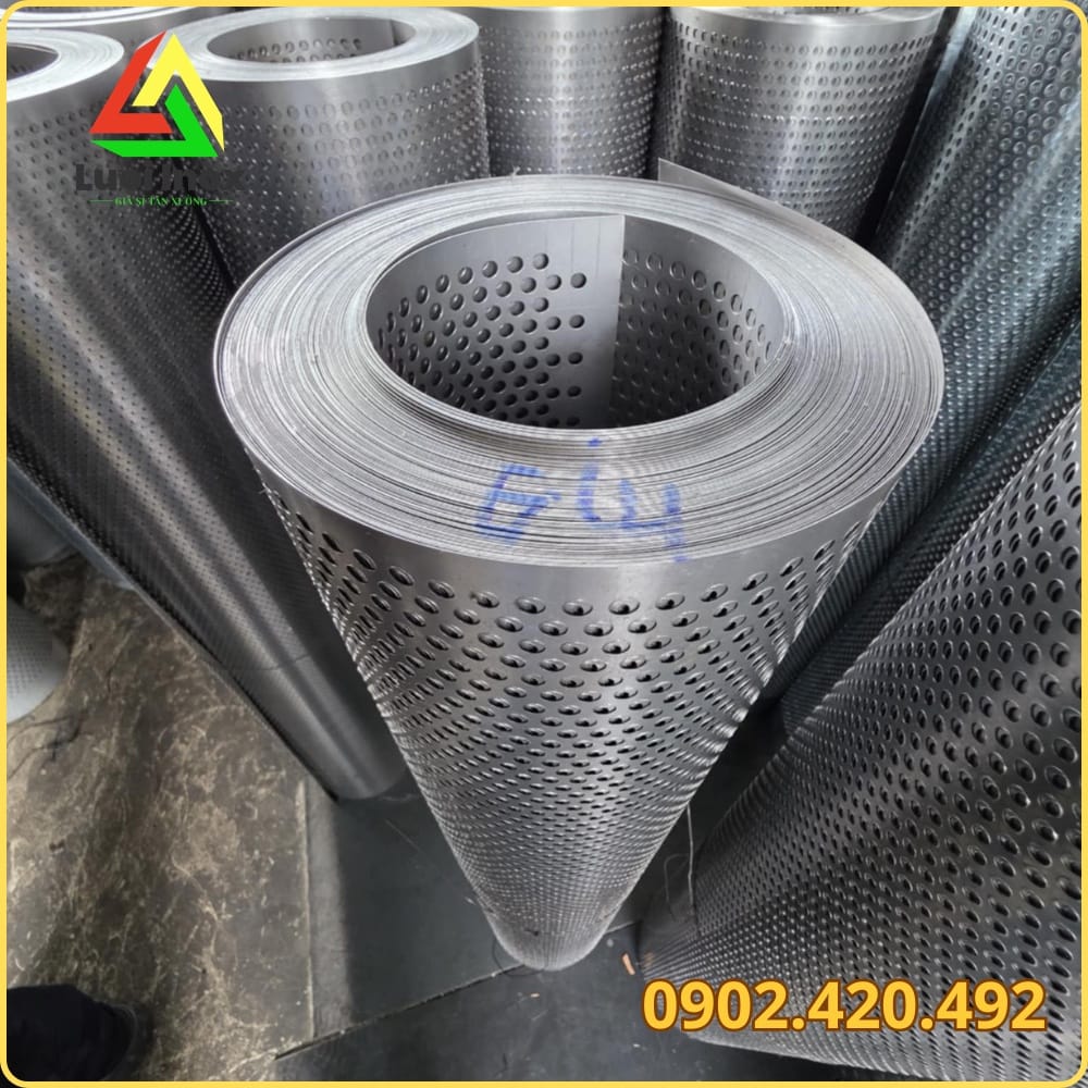 Kho tôn dập lỗ nhiều quy cách, minh họa yếu tố ảnh hưởng đến giá thành